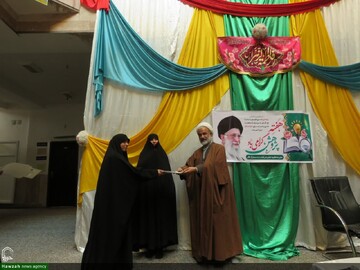 تصاویر/ نشست علمی-پژوهشی در مدرسه علمیه خواهران برازجان