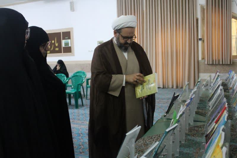 نمایشگاه آثار و دستاوردهای پژوهشی مدارس