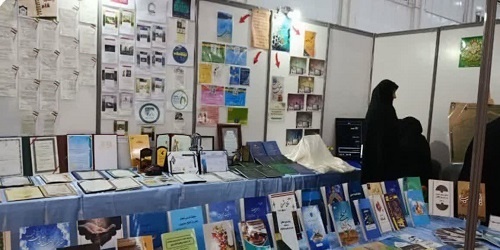 رونمایی از ۸ فیلمنامه‌ و  کتب تألیفی طلاب خواهر در نمایشگاه دستاوردهای پژوهشی قم