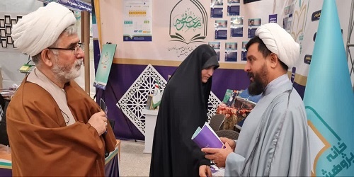 رونمایی از ۸ فیلمنامه‌ و  کتب تألیفی طلاب خواهر در نمایشگاه دستاوردهای پژوهشی قم