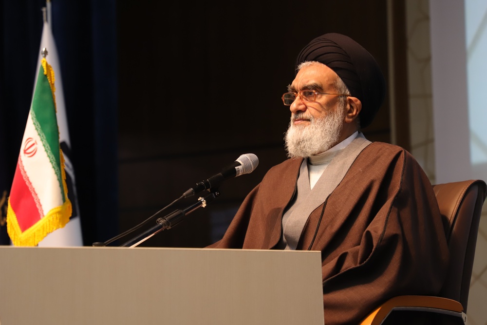 اگر نماز انسان پذیرفته نشود، سایر اعمال او بررسی نمی‌شود