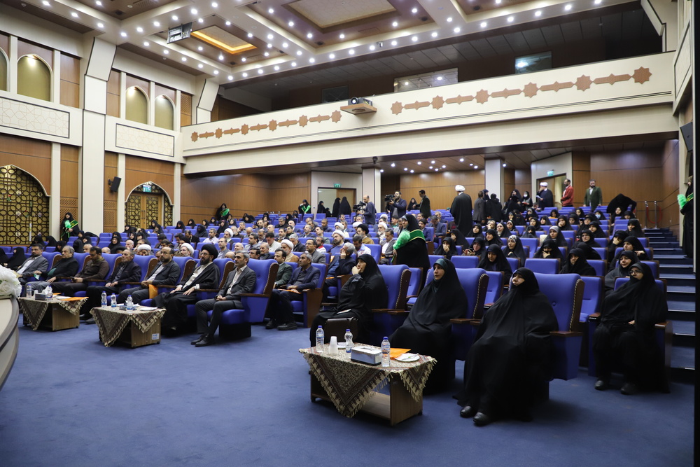 برگزاری دهمین اجلاس استانی نماز در حوزه‌های علمیه خواهران