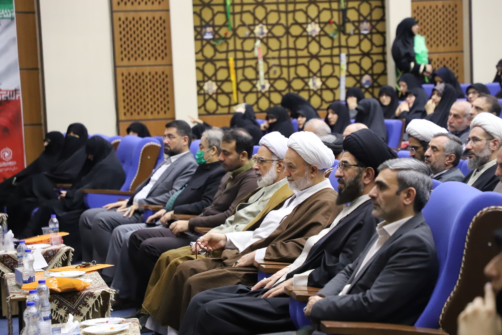 برگزاری دهمین اجلاس استانی نماز در حوزه‌های علمیه خواهران