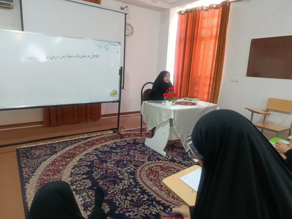 بانوی طلبه با پژوهش و جهاد تبیین، آیندهای روشن برای حوزه و جامعه میسازد