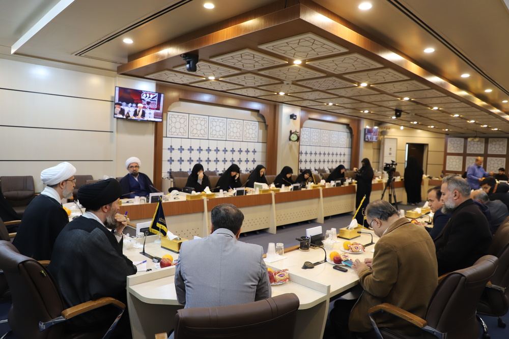 «شعر» یکی از مهمترین رسانههای انتقال معنا و فرهنگ از صدر اسلام تاکنون بوده است +تصاویر