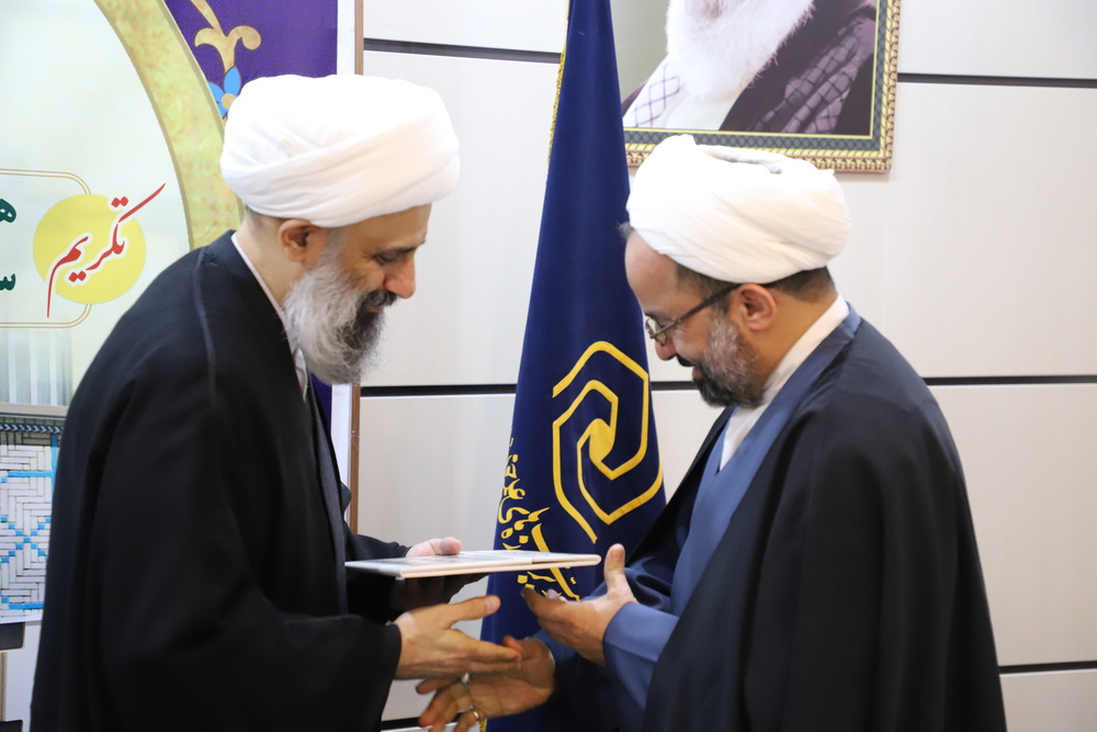 برگزاری مراسم تودیع و معارفه معاون پژوهش حوزههای علمیه خواهران/ حجتالاسلام والمسلمین بابایی معاون پژوهش حوزههای علمیه خواهران شد + تصاویر