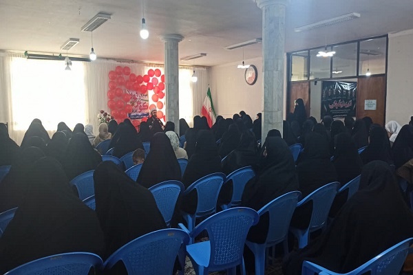 سیاستمداران غربی بیبندوباری را مظهر تمدن برای زن معرفی میکنند