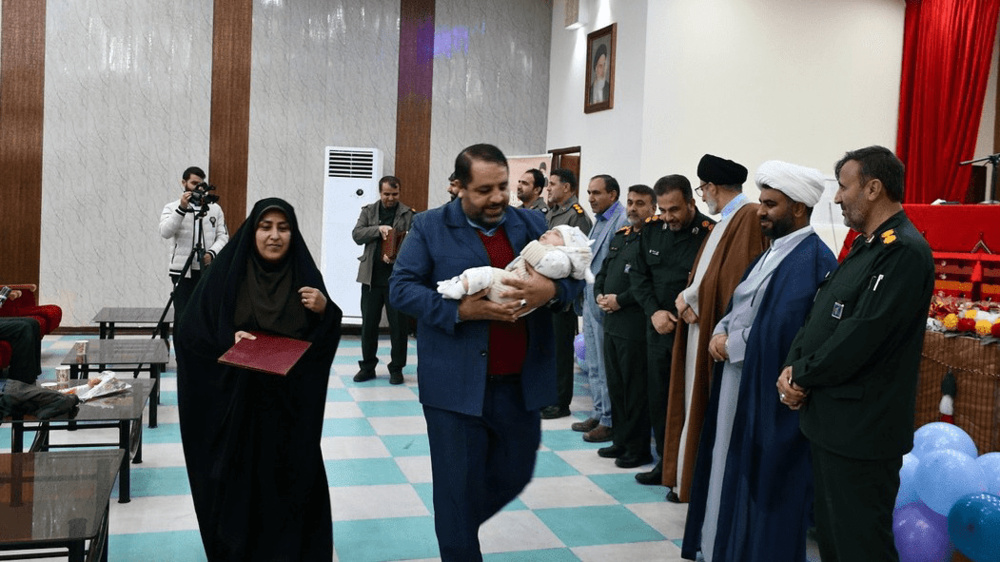 خانواده‌های پیشگام در ازدواج آسان و فرزندآوری  در یاسوج تجلیل شدند