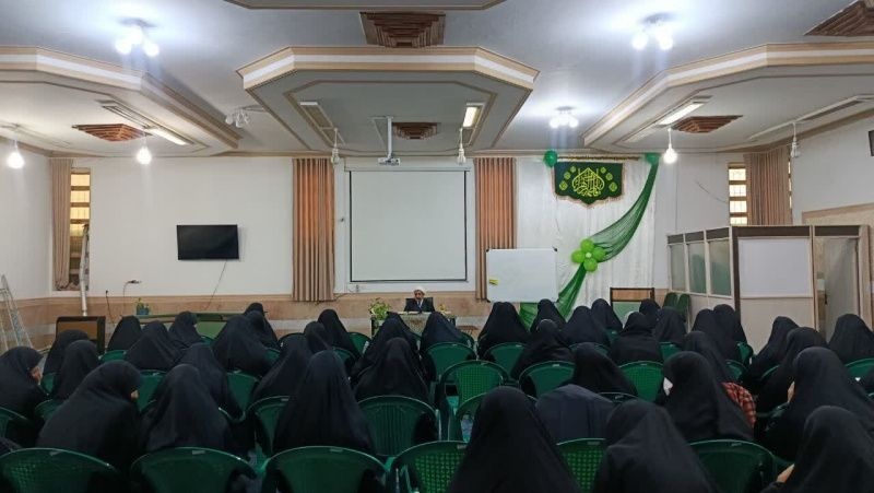 طلاب مراقب سرگرمی‌های «مباح» باشند