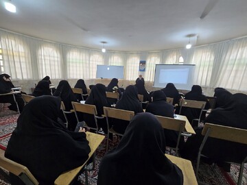 نشست مدیران مدارس علمیه خواهران استان یزد در مهریز