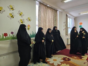 نشست مدیران مدارس علمیه خواهران استان یزد در مهریز