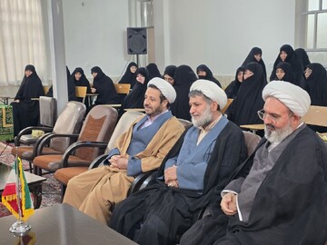 نشست مدیران مدارس علمیه خواهران استان یزد در مهریز
