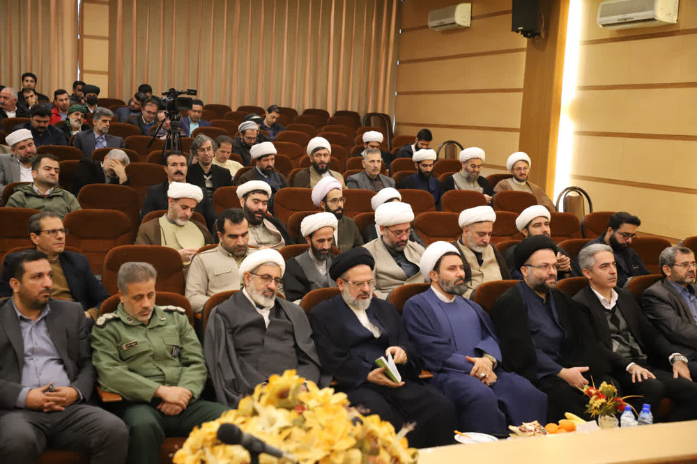 سرمایهگذاری بر نخبگان، مسیر تقویت دیپلماسی علمی است