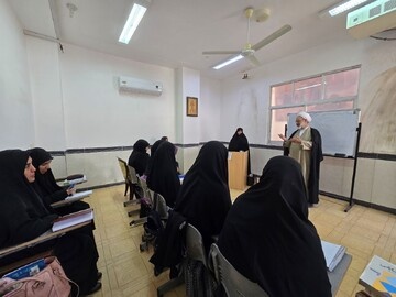 بازدید مدیر حوزه علمیه خواهران یزد از مدرسه علمیه حضرت زهرا(س) میبد+ تصاویر