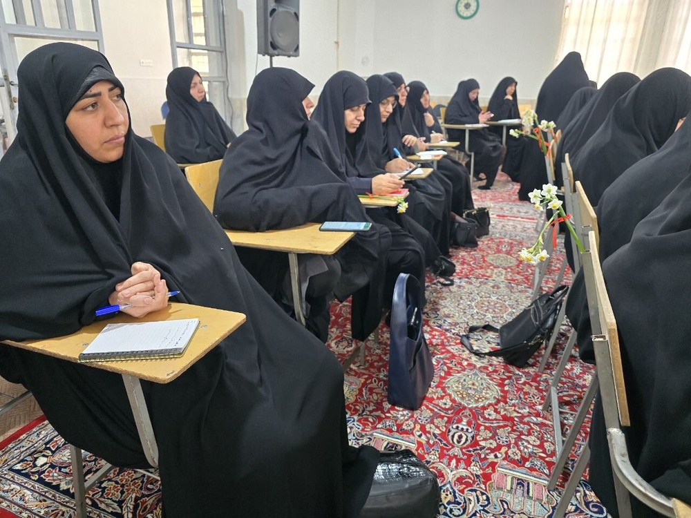 برگزاری کارگاه مهارتی «ذهن پویا و پژوهش عمیق» ویژه مدیران مدارس علمیه خواهران یزد