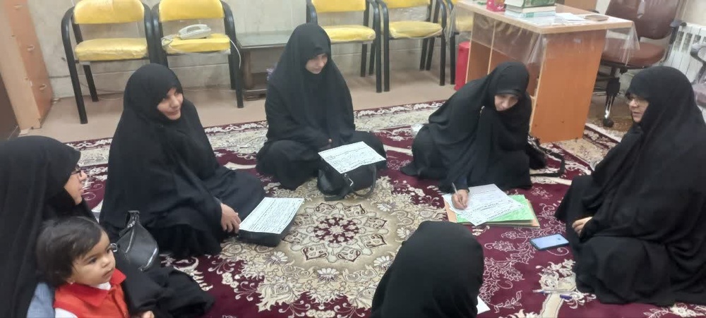 نشست هم‌اندیشی اعضای کانون نورالثقلین مدرسه علمیه فاطمه‌الزهرا(س) اردکان