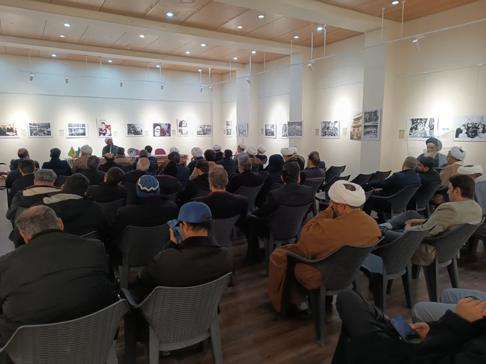 برگزاری دوره آموزشی ویژه کارکنان برادر پایگاه بسیج حوزههای علمیه خواهران در شهر خمین+ تصاویر