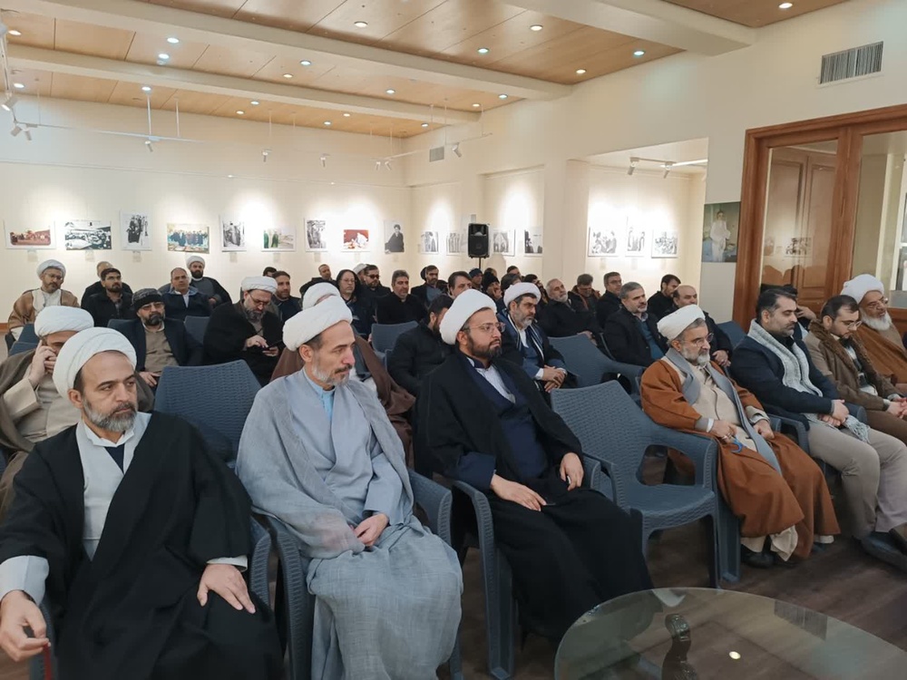 برگزاری دوره آموزشی ویژه کارکنان برادر پایگاه بسیج حوزههای علمیه خواهران در شهر خمین+ تصاویر