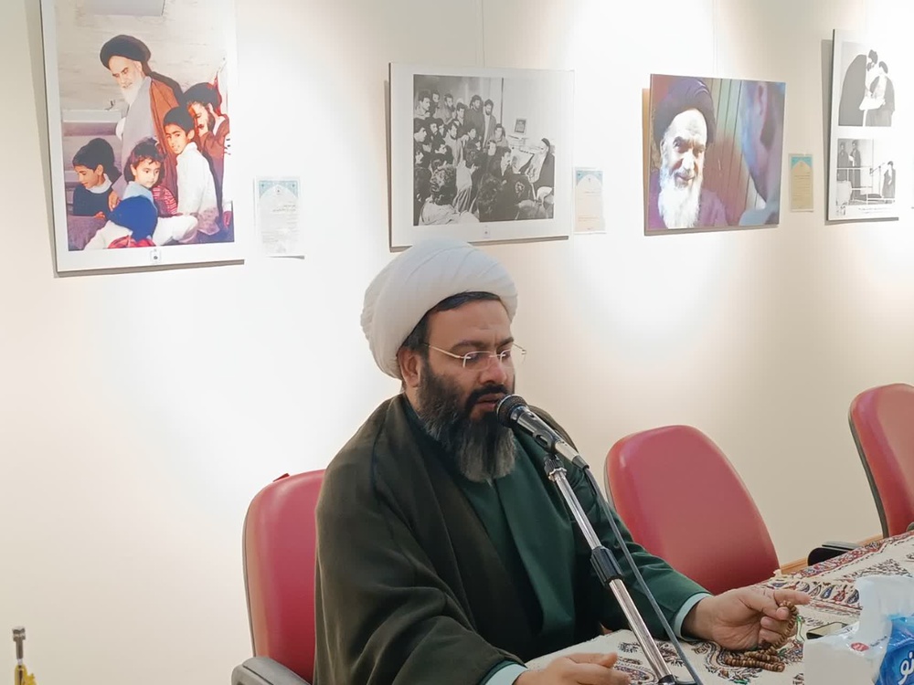 برگزاری دوره آموزشی ویژه کارکنان برادر پایگاه بسیج حوزههای علمیه خواهران در شهر خمین+ تصاویر