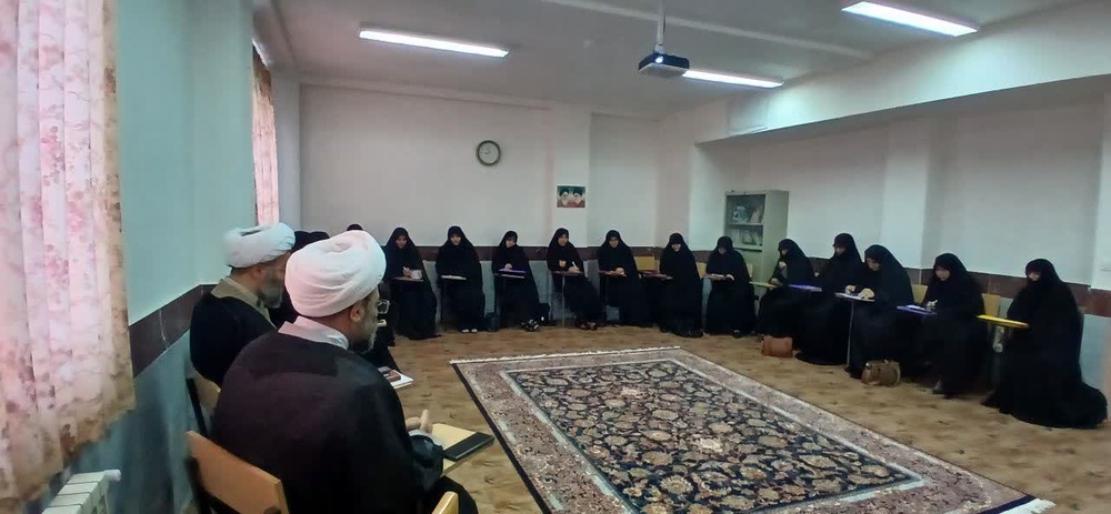 برگزاری نخستین دوره تخصصی تربیت مربی «فصل رشد» در قروه