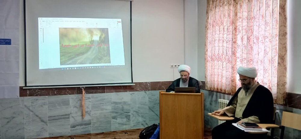 برگزاری نخستین دوره تخصصی تربیت مربی «فصل رشد» در قروه