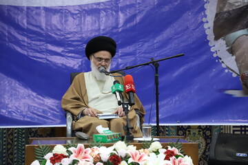 تصاویر/ حضور مدیر و کارکنان ستادی حوزه‌های علمیه خواهران به مناسبت گرامیداشت حماسه ۹ دی‌ماه در فیضیه