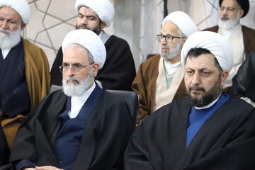 تصاویر/ حضور مدیر و کارکنان ستادی حوزه‌های علمیه خواهران به مناسبت گرامیداشت حماسه ۹ دی‌ماه در فیضیه