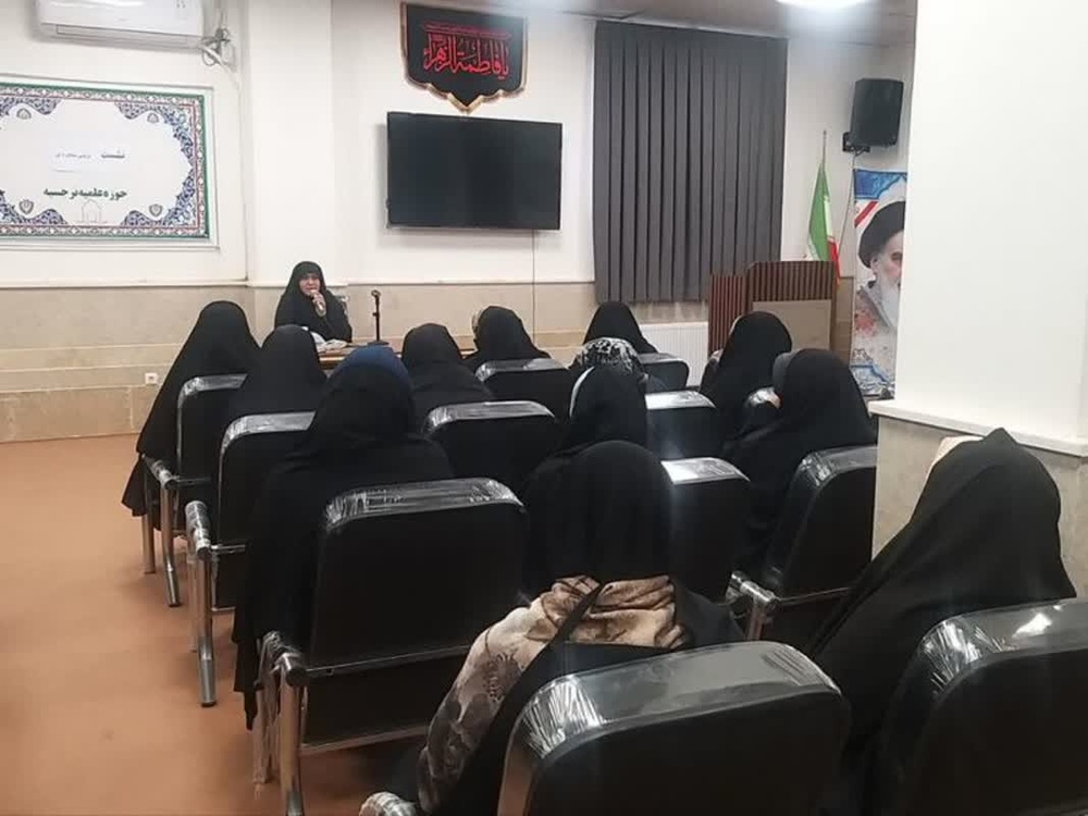 ارتباط صمیمی والدین سبب رشد سالم شخصیت نوجوان می شود