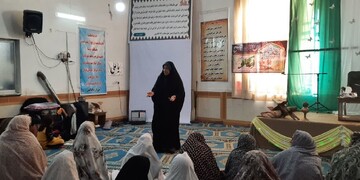 طلاب فاضل‌آباد در برگزاری اعتکاف عمومی بانوان و دانش‌آموزان نقش‌آفرینی کردند