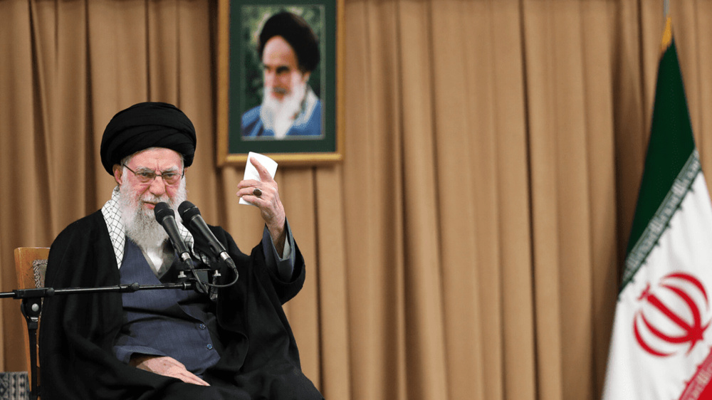 جوان‌های عزیز وحدت خود را حفظ کنید/ ملت یکپارچه بر هر دشمنی فائق می‌آید/ همه بدانند جمهوری اسلامی مقابل تخریبگران کوتاه نخواهد آمد