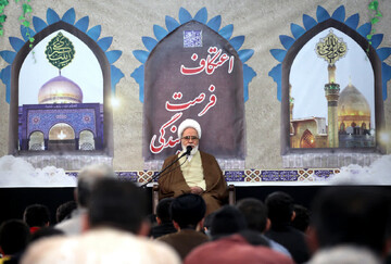 نتیجه اعتکاف درک حضور دائمی خداوند متعال است