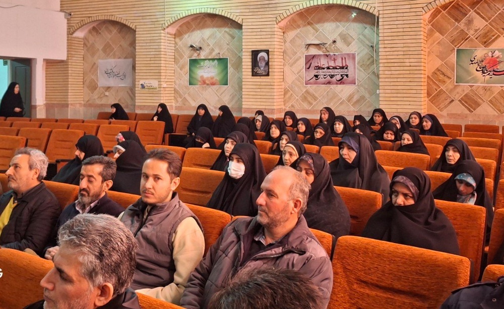 تجلیل از خادمین مدارس علمیه خواهران استان تهران