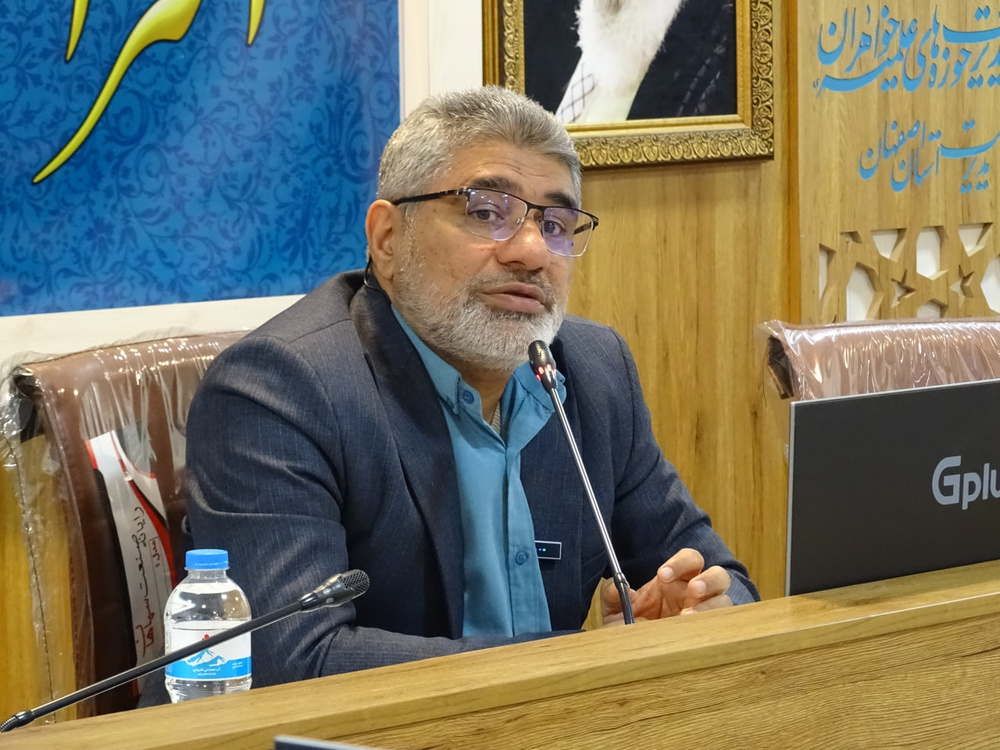 گزارش تصویری/نشست توجیهی با موضوع «فنون کاربردی سازی مباحث اخلاقی» با حضور آقای دکتر احمدی فراز در اصفهان