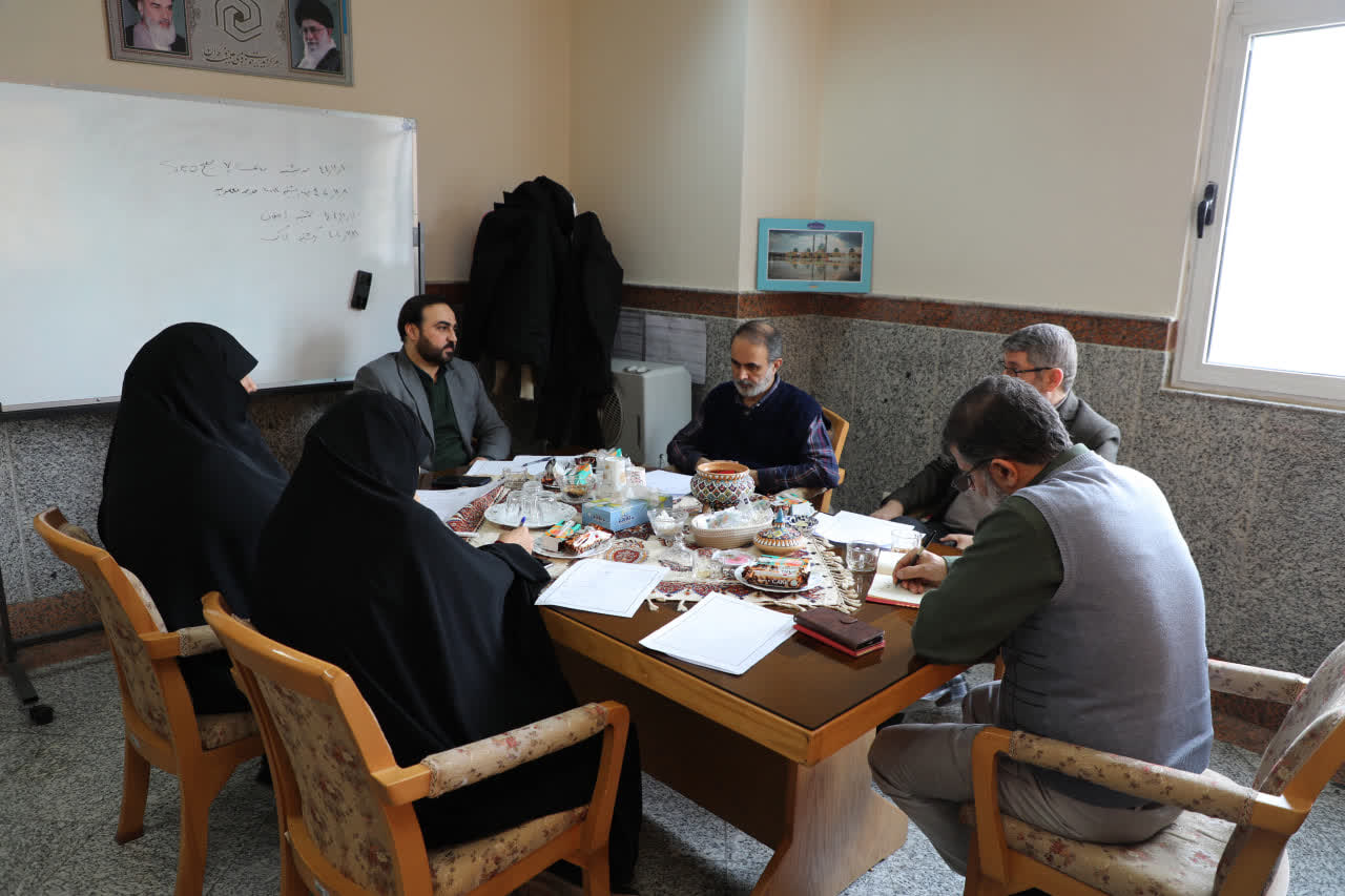 برگزاری نشست هماندیشی اساتید تاریخ اسلام در مرکز مدیریت حوزههای علمیه خواهران+ تصاویر