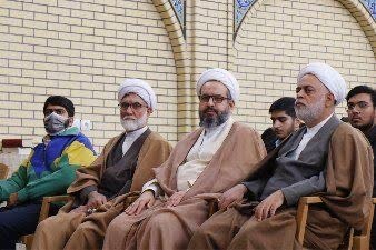 تجمع طلاب و روحانیون