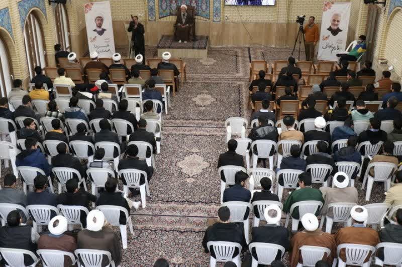 تجمع طلاب و روحانیون