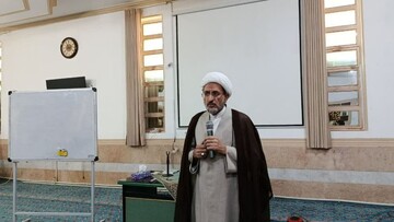 عدالت اجتماعی و حمایت از مستضعفان، گام نخست در منظومه فکری امام خمینی(ره) بود