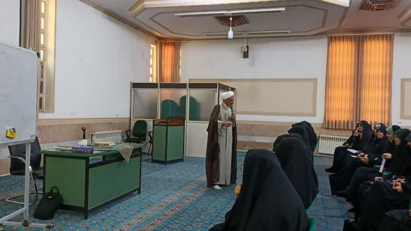 عدالت اجتماعی و حمایت از مستضعفان، گام نخست در منظومه فکری امام خمینی(ره) بود