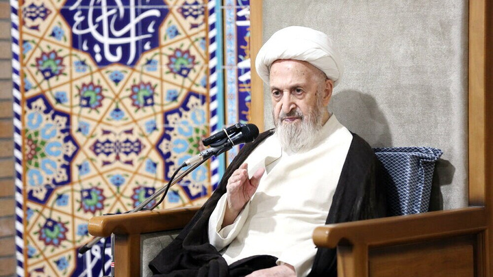 تعبیر آیت‌الله العظمی سبحانی در مورد احترام به والدین