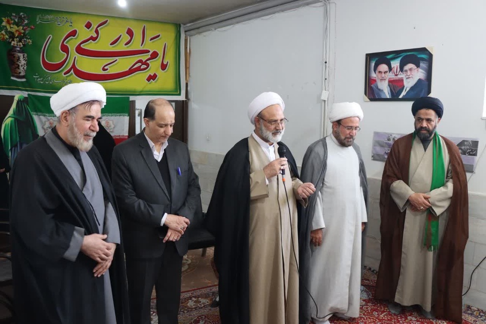 تجلیل امام جمعه اشکذر از مادران طلبه خانواده‌های پرجمعیت