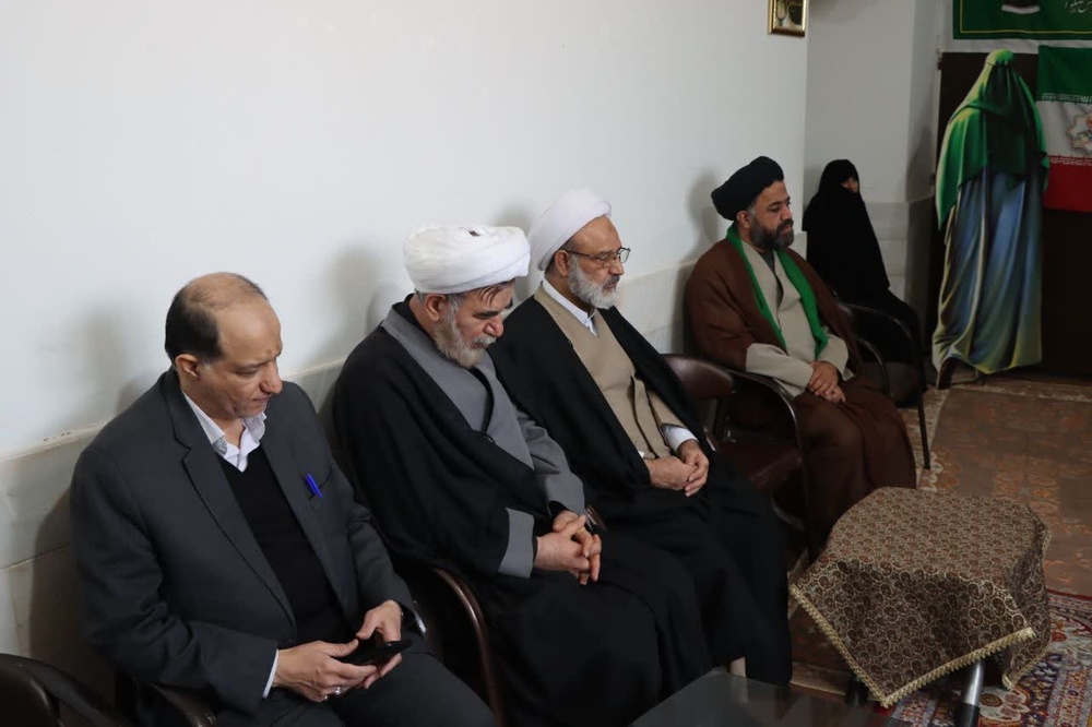 تجلیل امام جمعه اشکذر از مادران طلبه خانواده‌های پرجمعیت