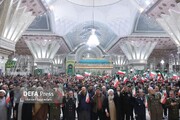 مراسم آغاز دهه فجر انقلاب شکوهمند اسلامی در حرم مطهر امام خمینی (ره) برگزار شد