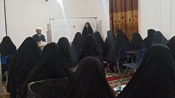 برگزاری کارگاه آموزشی مهارتی فن خطابه در حوزه علمیه شهرستان هیرمند