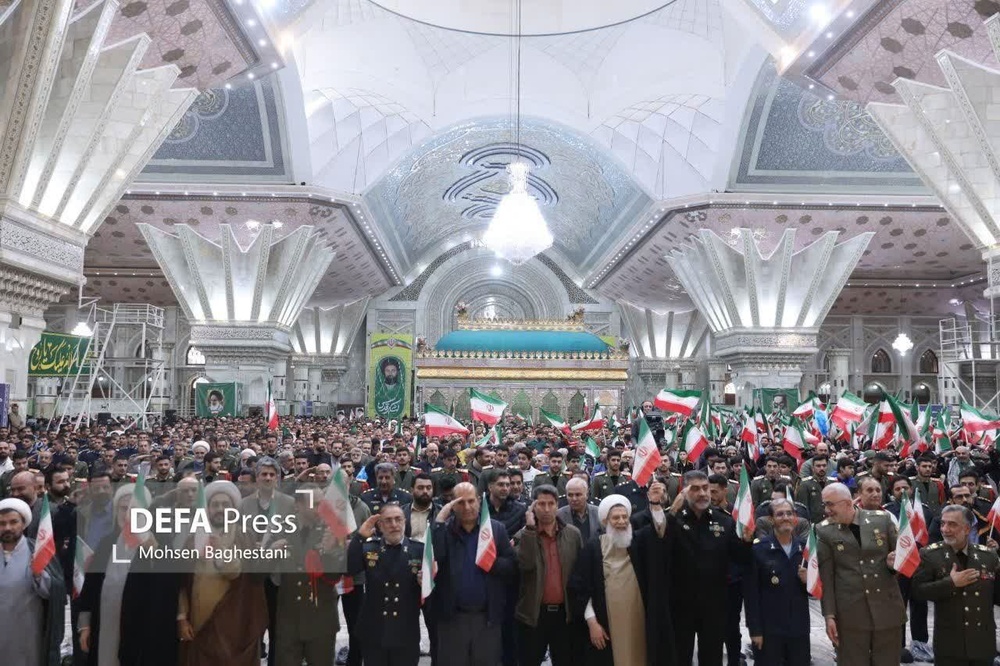 مراسم آغاز دهه فجر انقلاب شکوهمند اسلامی در حرم مطهر امام خمینی (ره) برگزار شد