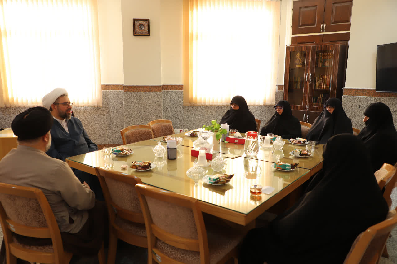 تأکید مسئولان آموزش حوزه‌های علمیه خواهران و جامعه‌الزهرا(س) بر گسترش همکاری‌های آموزشی+ تصاویر