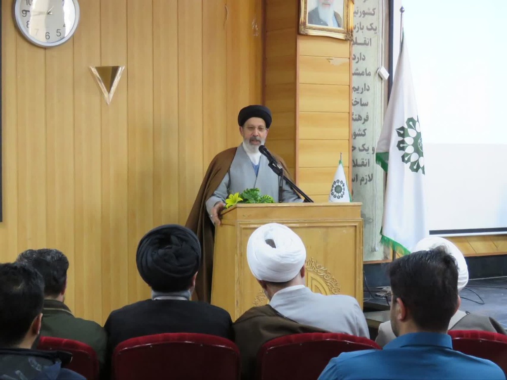 عالمانه و به‌روز بودن تبلیغ در نشر معارف مهدوی اهمیت بسزایی دارد