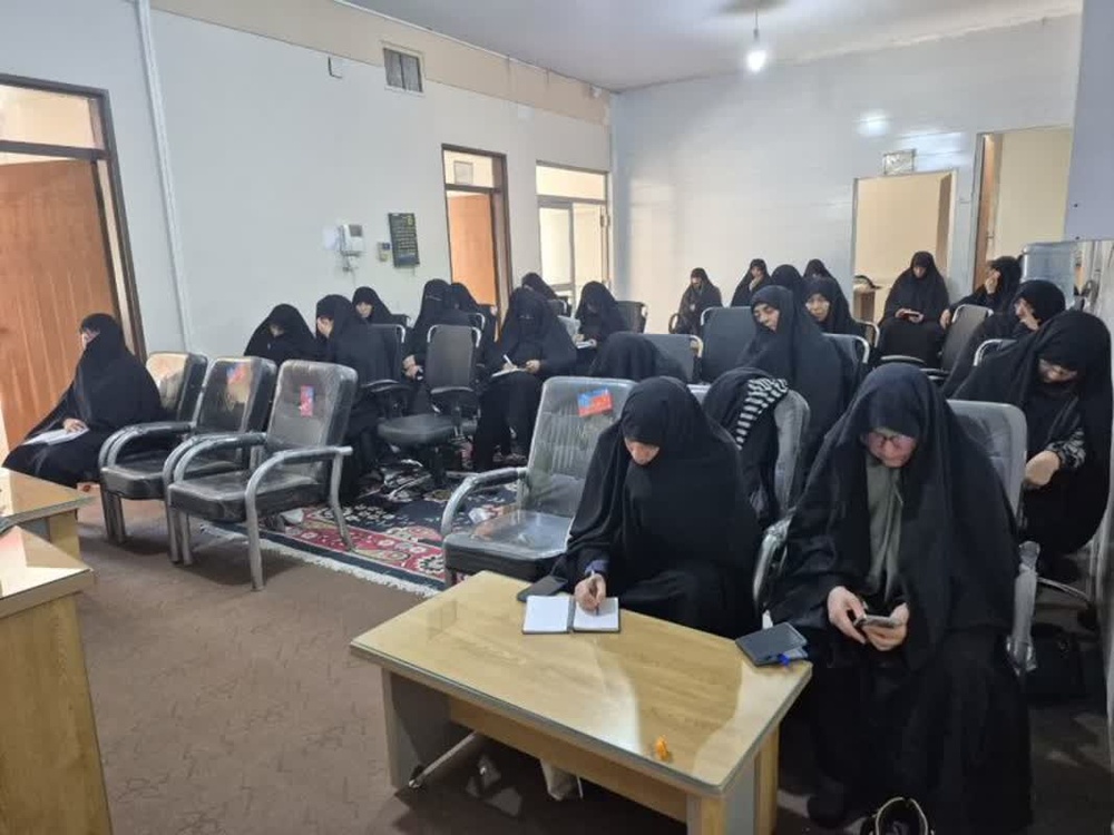 قدم اول تبلیغ خودسازی و التزام عملی به آداب طلبگی است