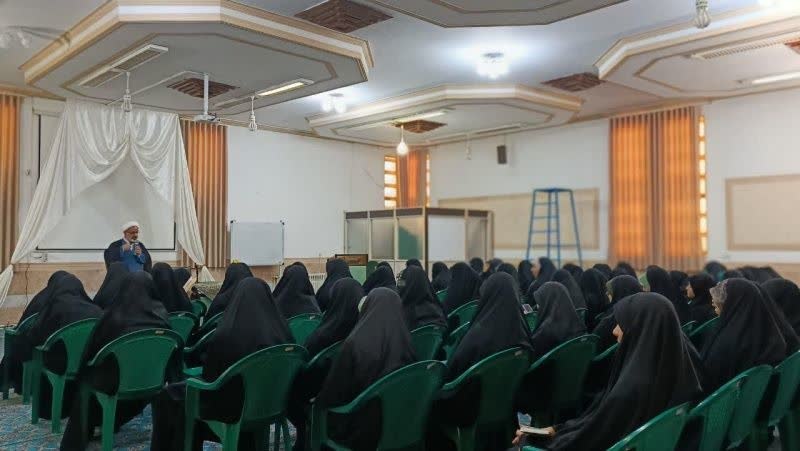 رسالت ملت ایران علاوه بر حفظ دستاوردهای انقلاب؛ رساندن پیام عدالت و معنویت به جهان است