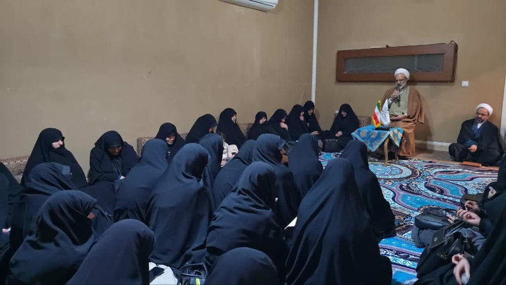 تصاویر/برگزاری اجلاس مدیران حوزه‌های علمیه خواهران یزد در میبد