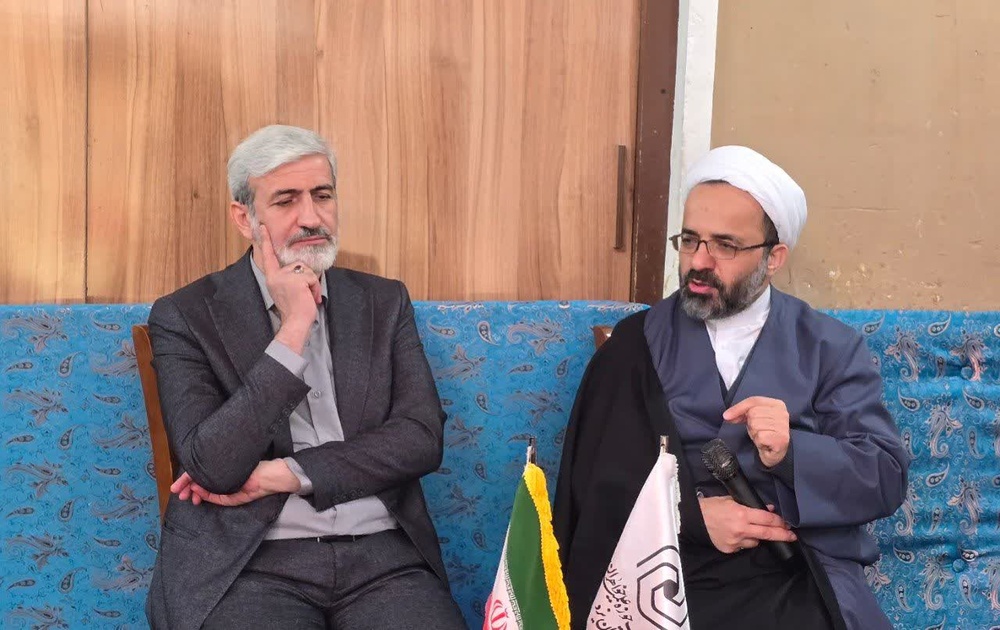 نشست تحلیل تمدنی قرآن در میبد برگزار شد